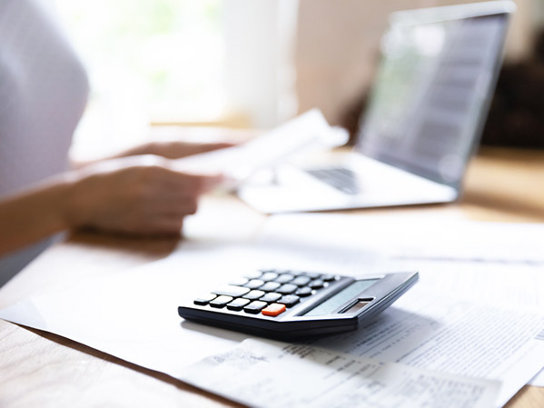 インプラント単体やその他オプションにかかる治療費の確認