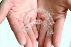 透明なマウスピース