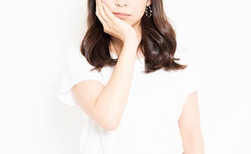 親知らずの痛みで左右どちらかかみづらい場合、よくかむ側に負担がかかり顎感染症を引き起こす可能性がある