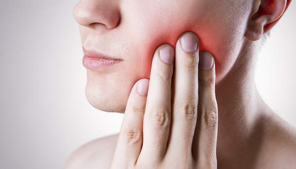 親知らずを抜いた後は安静に、痛みが強い場合は歯科医院へ相談しましょう